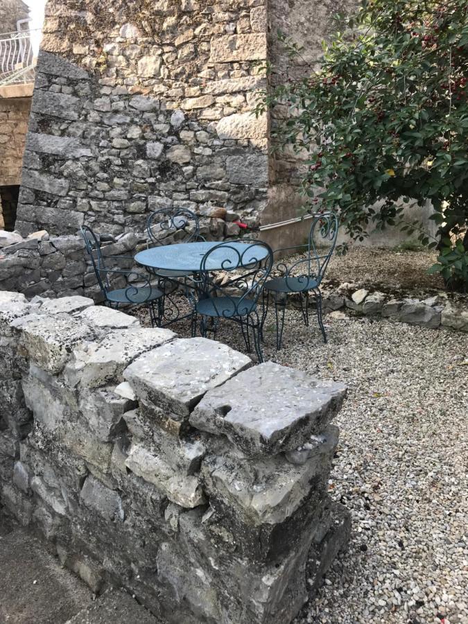 Le Mas Du Paradis Bleu Saint-Andre-de-Cruzieres Exterior foto